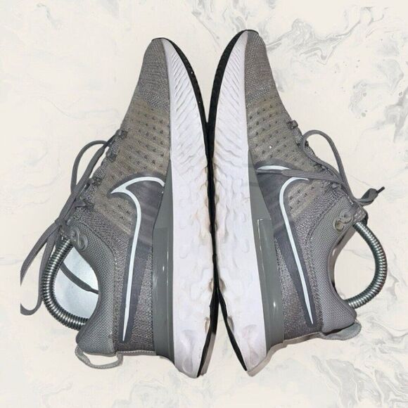 Nike React Infinity Run Flyknit 2 Particle Grey Running Athletic Shoe Women 6.5 - Picture 4 of 8